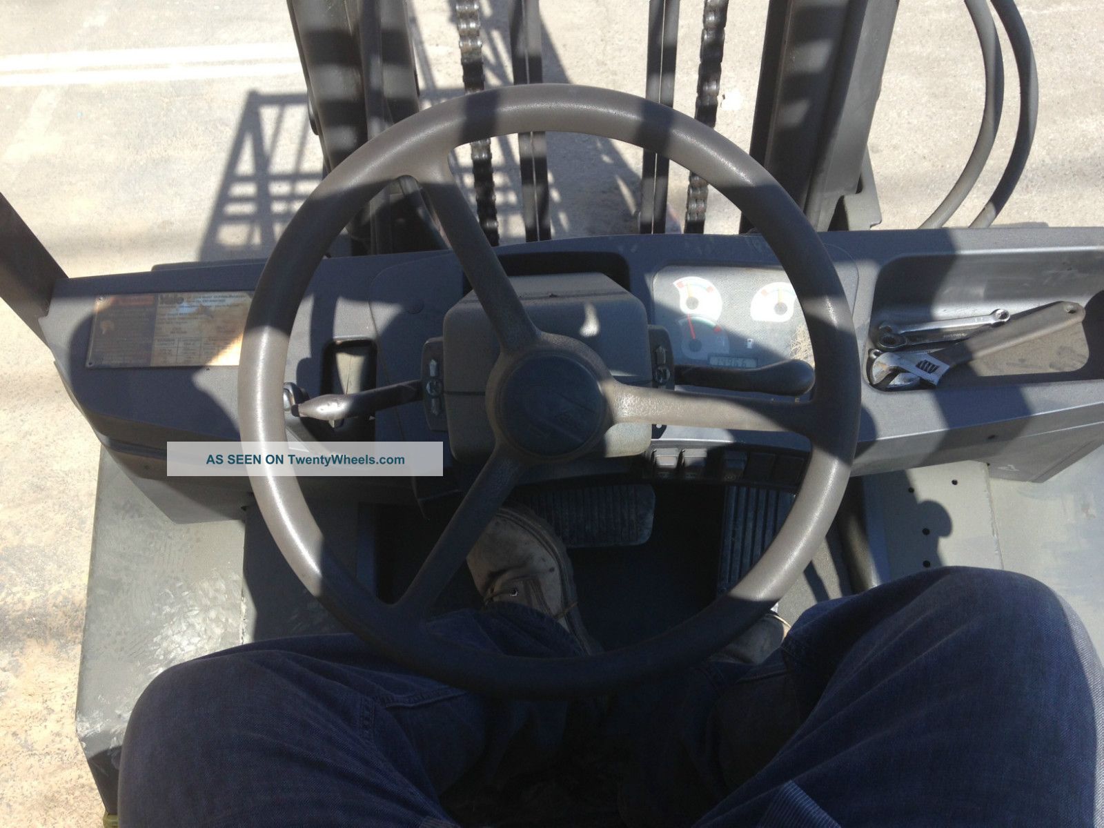 Yale Forklift 8000 Lb Capacity Pneumatic Tires 1496 Hrs Lp Engine Paint