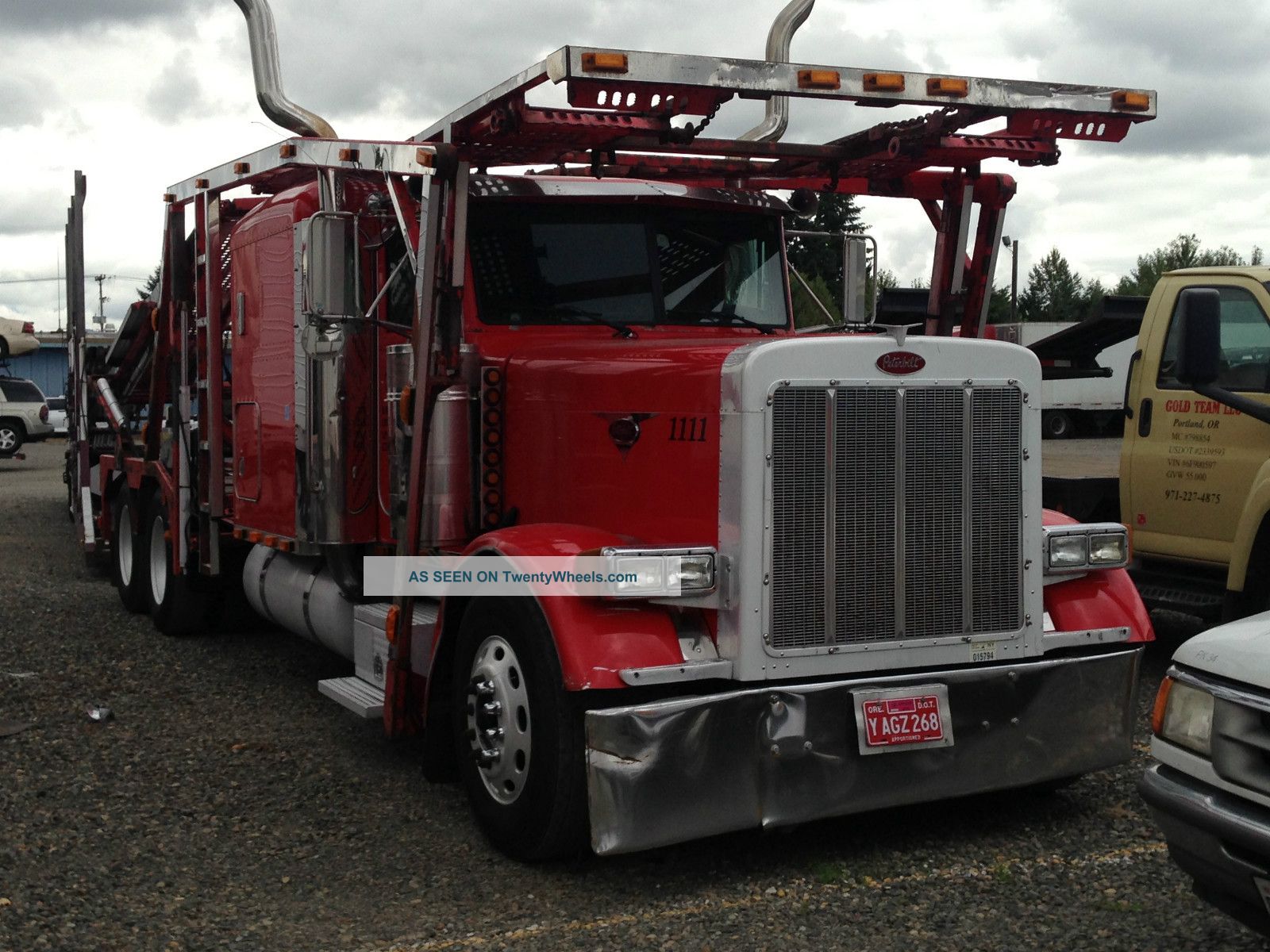 2003 Peterbilt Auto Hauler Sleeper Semi Trucks photo