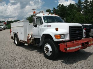 1996 Ford F - 800 photo