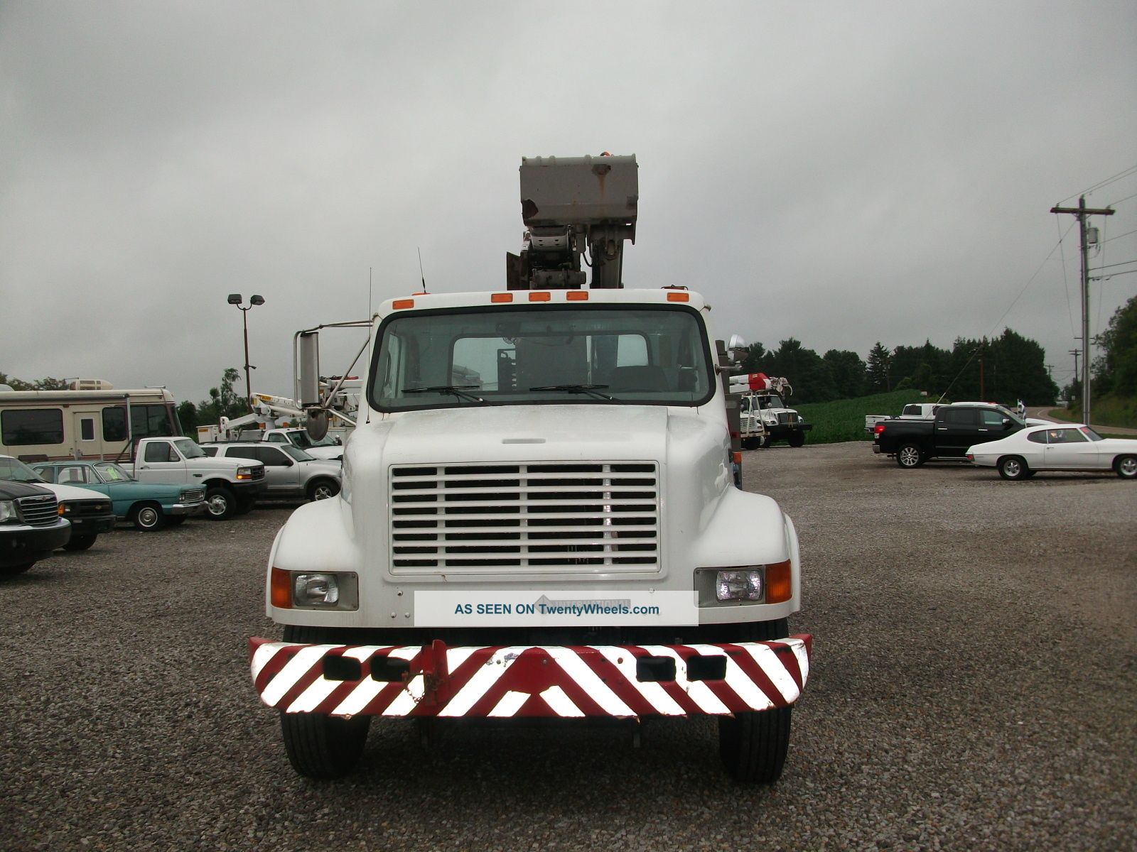 1999 International 4700 Bucket / Boom Trucks photo