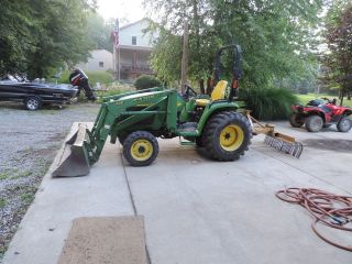 2004 John Deere 4410 Tractor 4wd 35hp (only 770hrs) photo