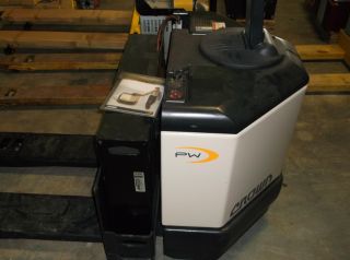 Crown Walkie Pallet Forklift 31183 Electric,  6000 Lb Capacity photo
