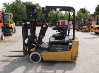 Cat Forklift 31390 3 Wheel Sit Down Electric,  Cushion Tires,  3000 Lb Capacity photo