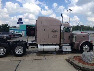 2004 Peterbilt 379 Exhd 70 