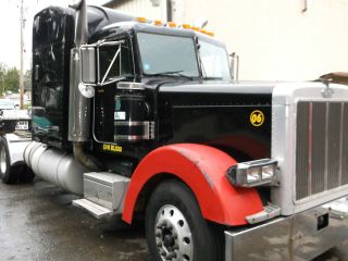 1999 Peterbilt 379 photo