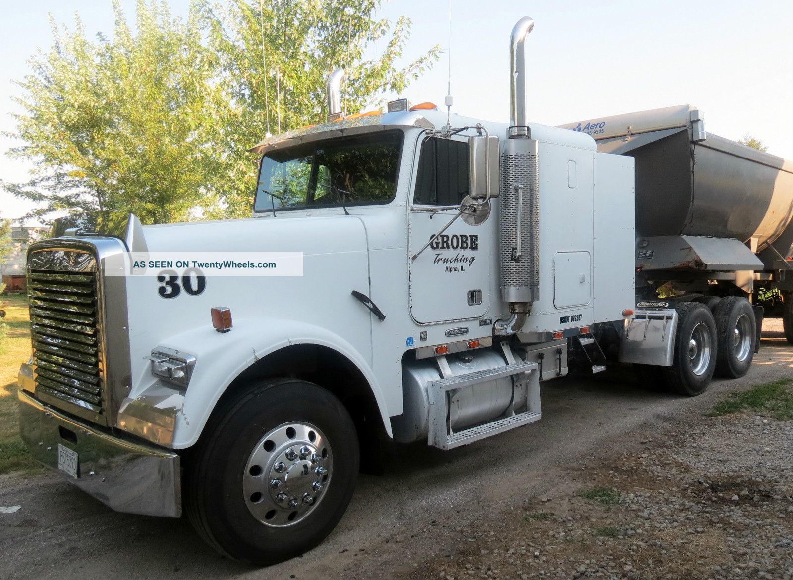 1999 Freightliner Classic / Fld12064sd Sleeper Semi Trucks photo