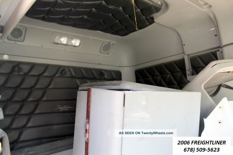 2006 Freightliner Sleeper Semi Trucks photo