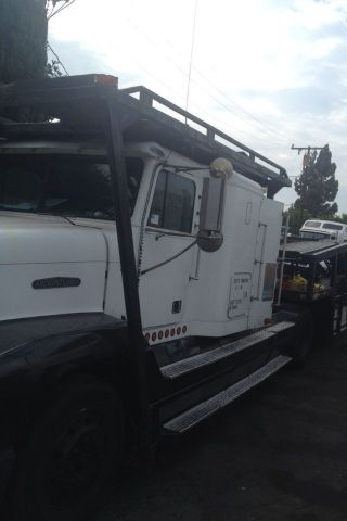 1992 Freightliner Fld 2 Axle Tractor photo