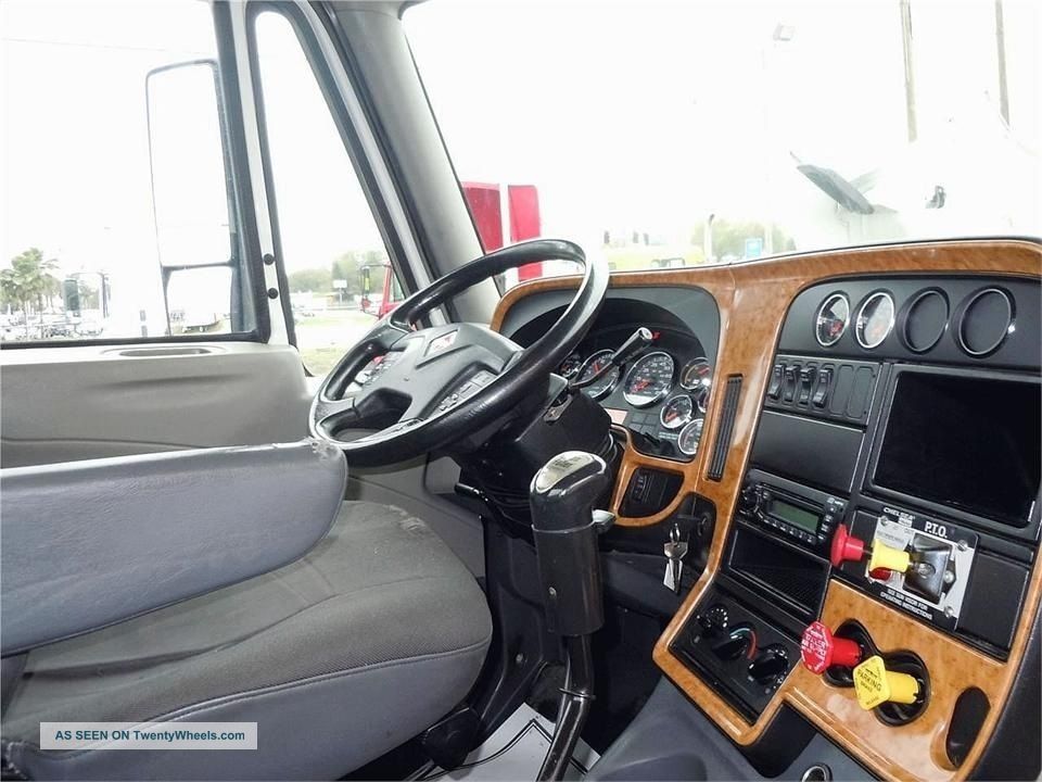 2009 International Prostar Daycab Semi Trucks photo
