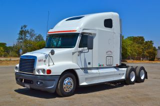 2005 Freightliner Cst - 120 photo