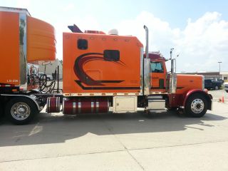 2006 Peterbilt 379 Ext Hood photo