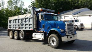 2005 Freightliner Fld Classic photo
