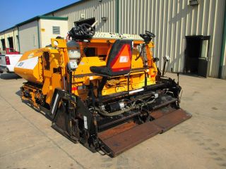 2004 Leeboy 8515 Asphalt Paver,  1651 Hours,  Dual Chain Traveling Feed Table photo