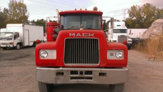 1980 Mack R Model photo