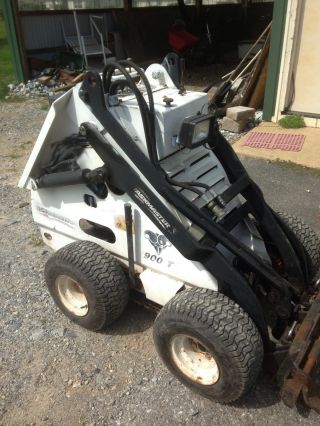 Ramrod 900t Mini Skid Steer Loader,  With Attachments 23hp Kohler photo