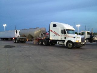 2006 Freightliner Century photo