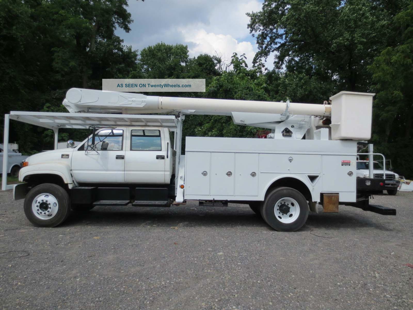 2000 Chevrolet C8500 Bucket / Boom Trucks photo
