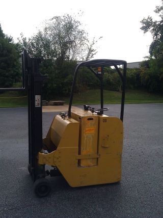 Yale Stand Up Forklift photo