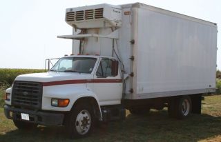 1997 Ford F - 700 photo