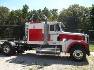 2000 Freightliner Fld photo