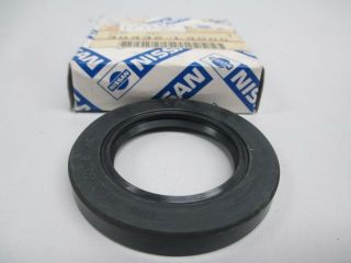 Nissan 38332 - L4000 1 - 1/2 In Oil - Seal D237544 photo