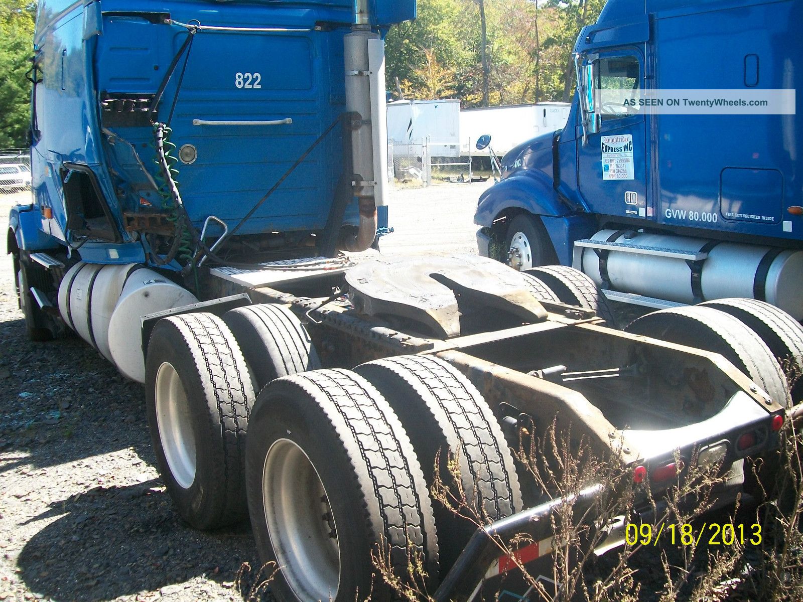 2005 Volvo Sleeper Semi Trucks photo