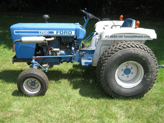 1982 Ford 1700 diesel tractor