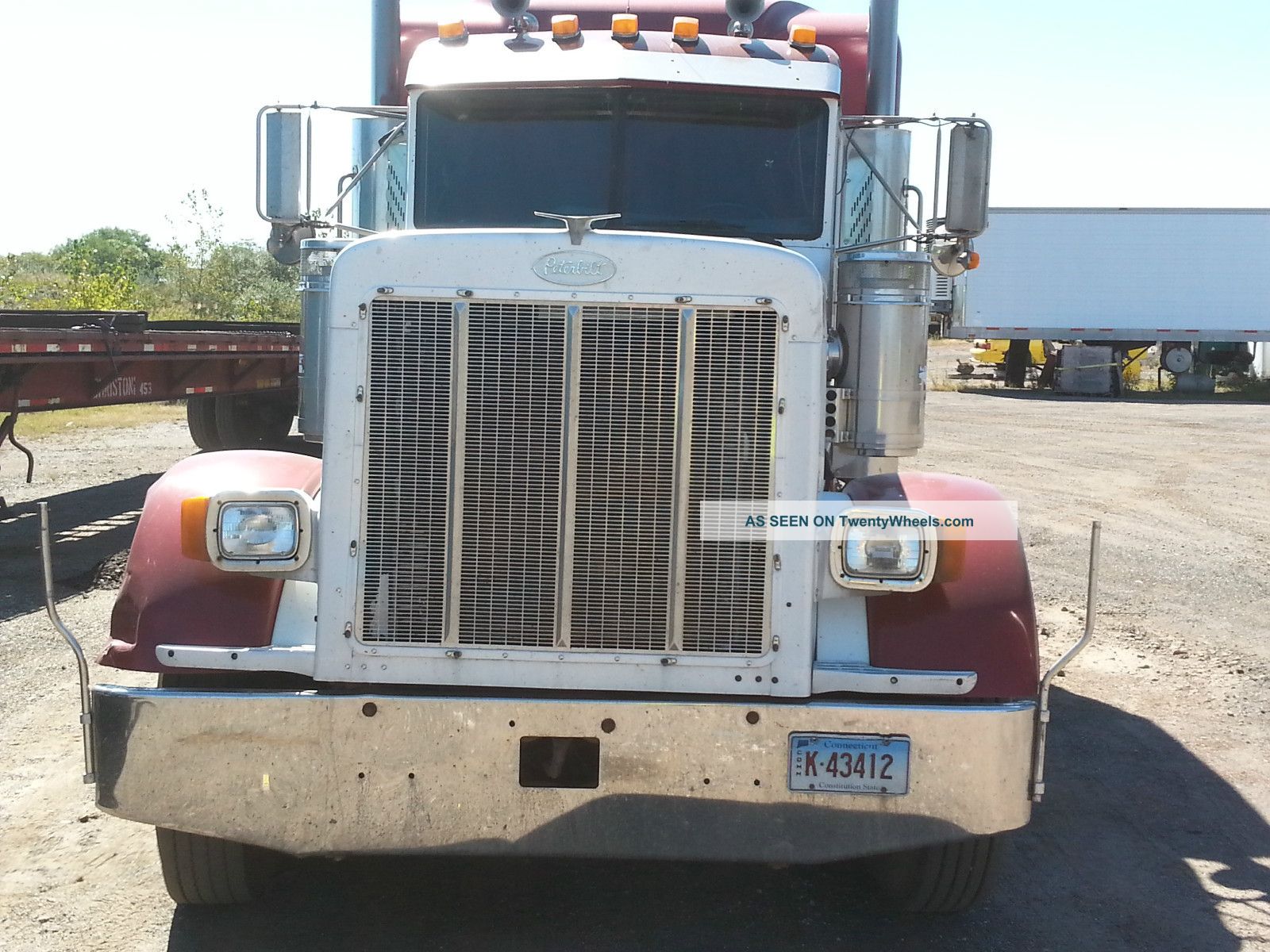 2001 Peterbilt 379 Sleeper Semi Trucks photo
