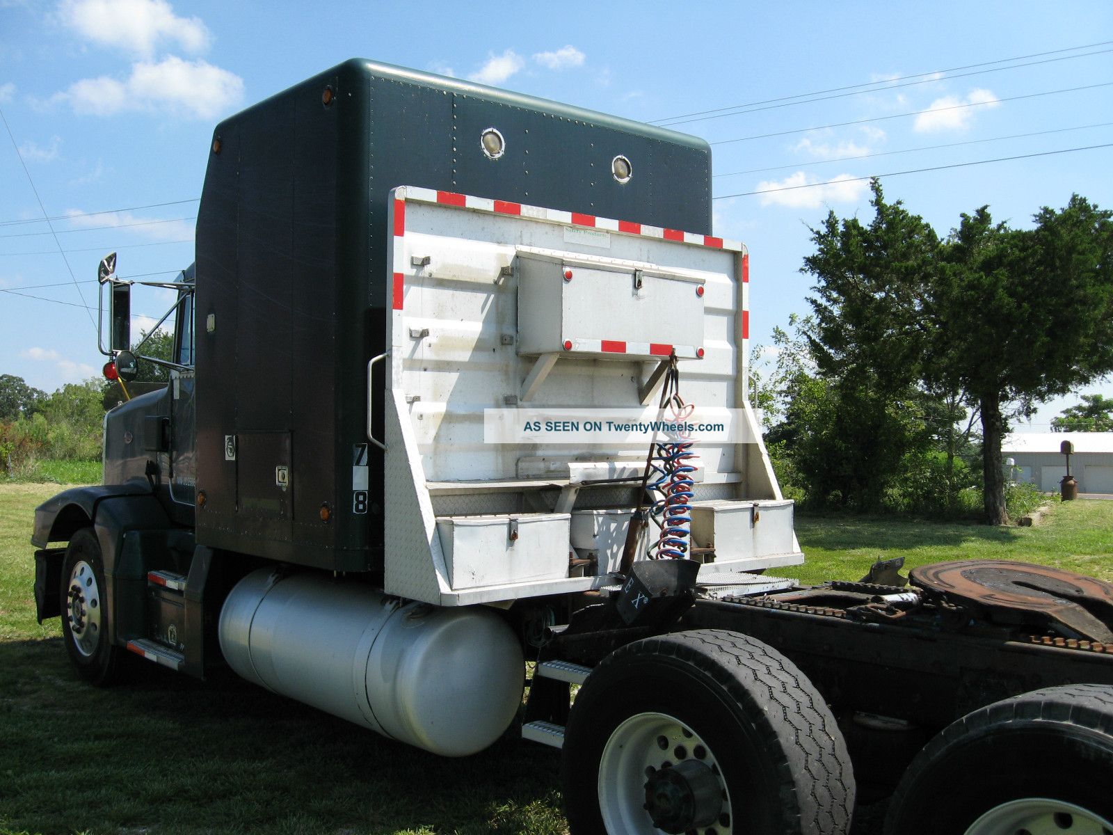 1988 Peterbilt 377 Sleeper Semi Trucks photo