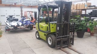 Clark Cmp25 Forklift photo