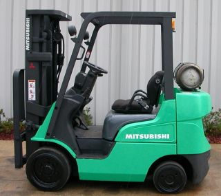 Mitsubishi Model Fgc25n (2005) 5000lbs Capacity Lpg Cushion Tire Forklift photo