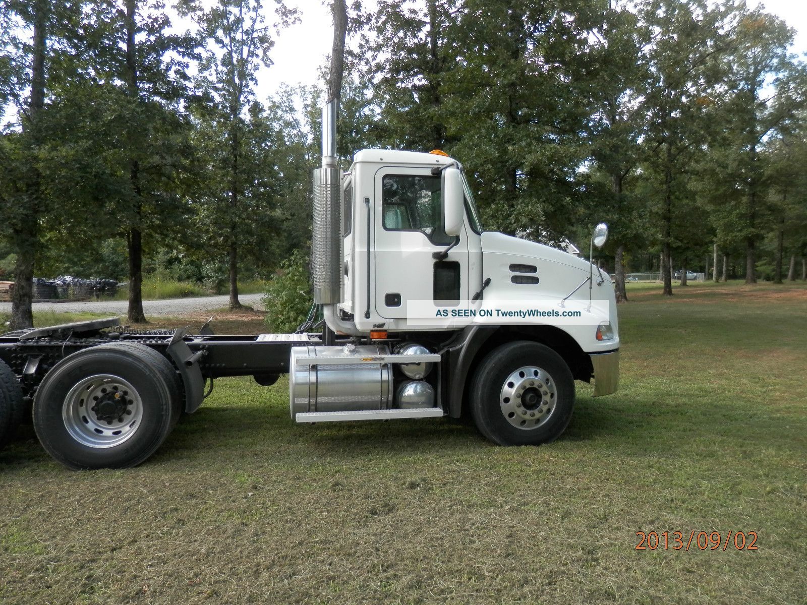 2007 Mack Vision Daycab Semi Trucks photo
