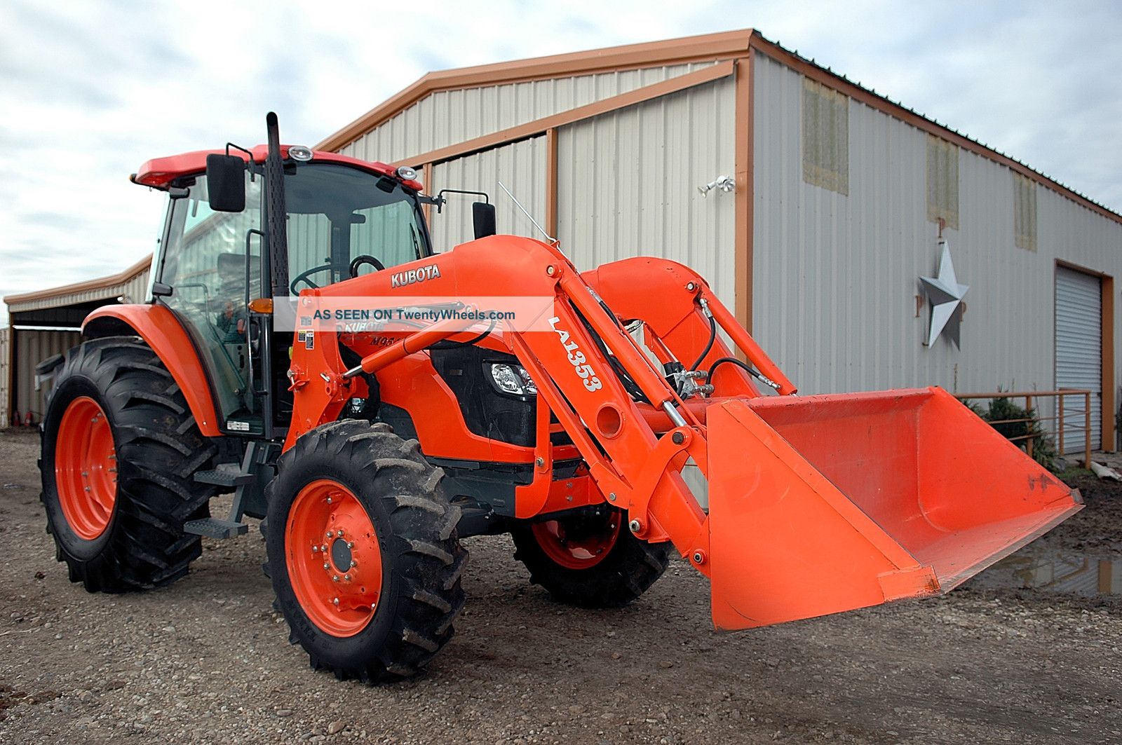 2009 Kubota M 9540 Hdc,  4x4,  Cab Air,  711 Hrs,  W/kub Loader W/bucket Tractors photo