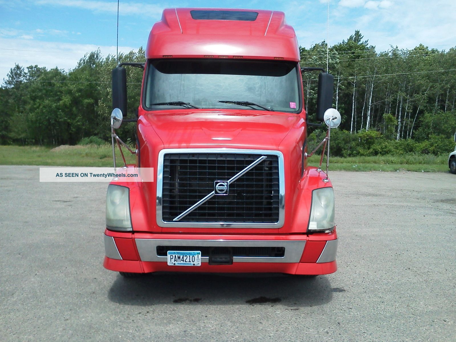 2006 Volvo 670 Sleeper Semi Trucks photo