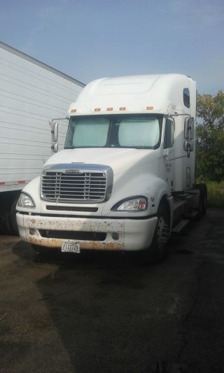 2005 Freightliner Columbia photo