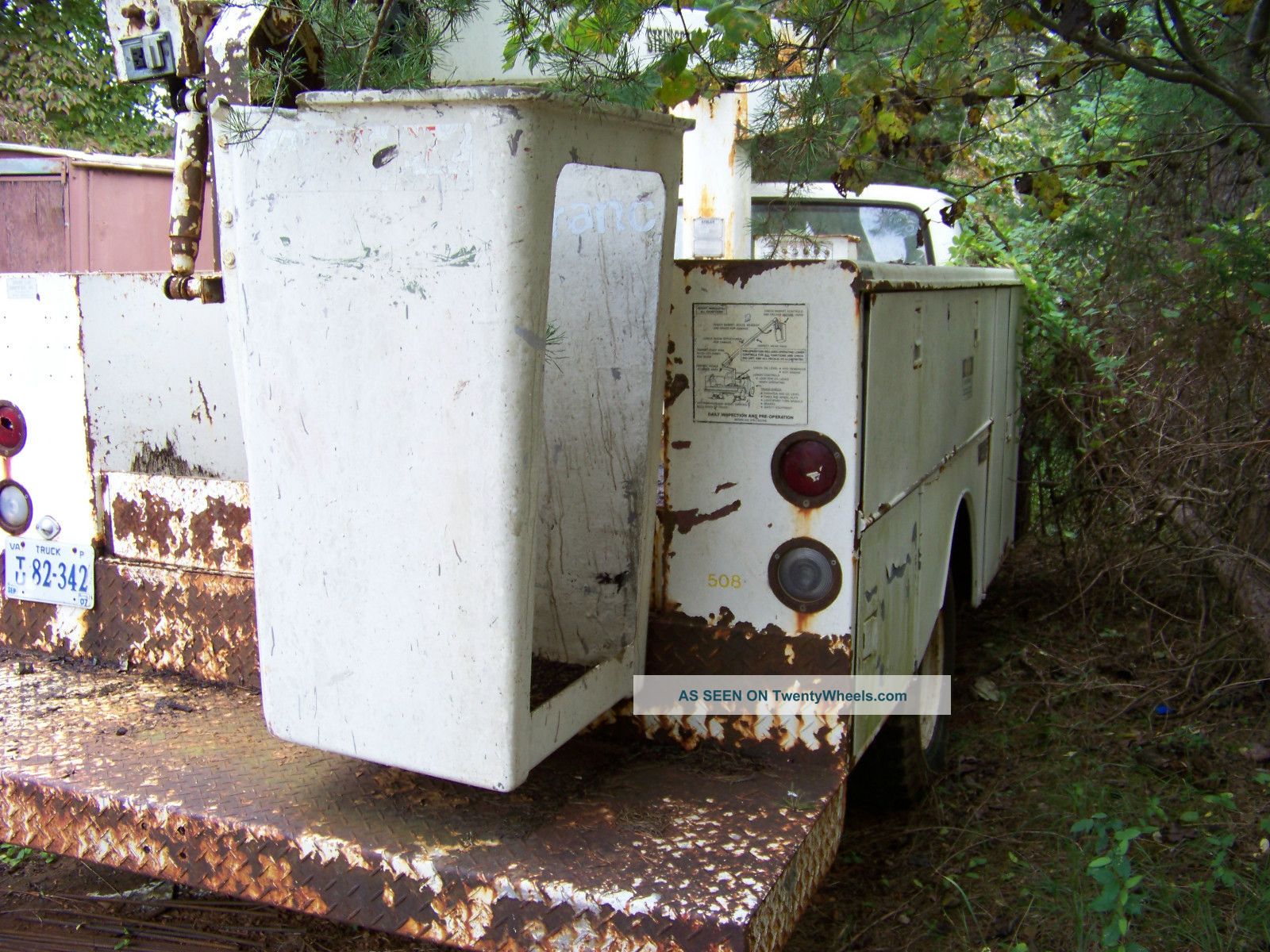 1982 Ford F350 Bucket / Boom Trucks photo