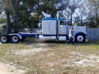 1985 Peterbilt 359 photo