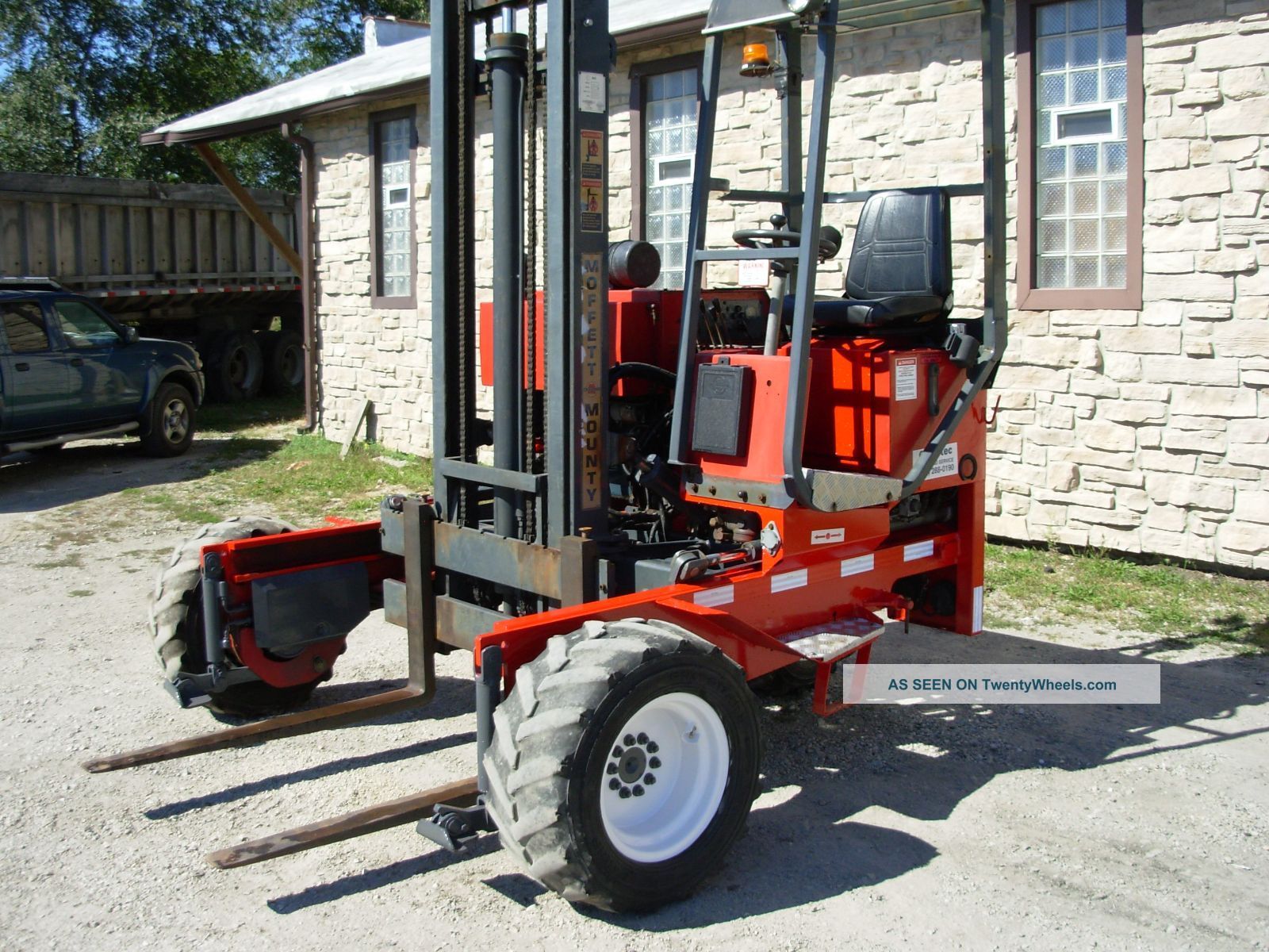 03 Moffett Forklift M5000 Forklifts photo