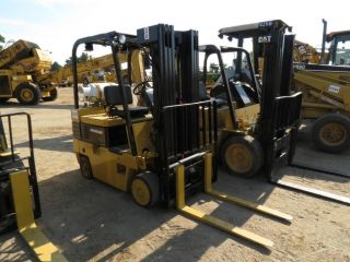 Daewoo Forklift 5,  000 Lbs - Propane - Solid Tires photo