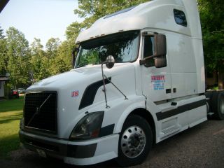 2005 Volvo 670 photo