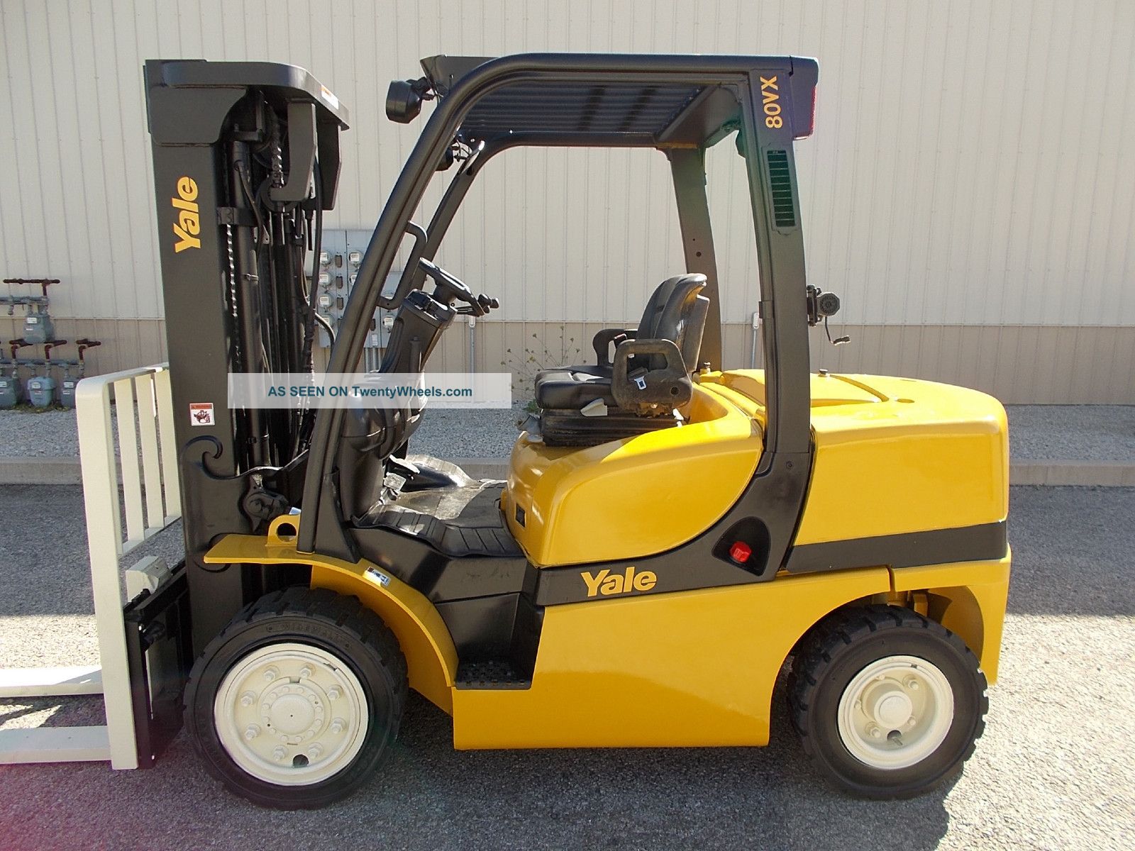 2010 Yale 8000 Lb Capacity Forklift Lift Truck Pneumatic Tire Diesel Engine Forklifts photo