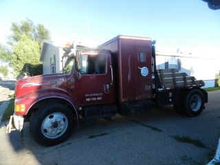 1994 International 4700lp photo