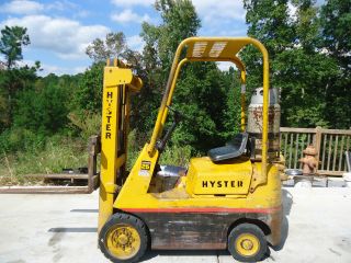 Hyster 3000 Lb Propane Fork Lift 2110 Hrs.  Automatic,  Good Tires photo