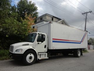 2005 Freightliner M2 Business Class photo