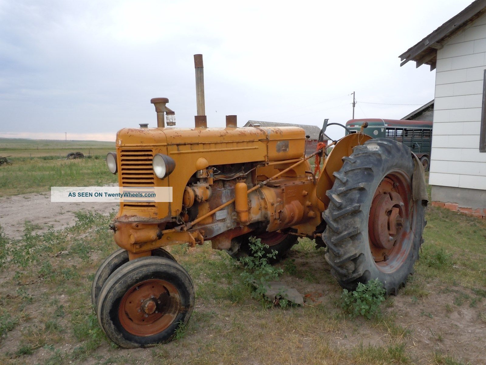 Minneapolis Moline - 1949 - Model Utu Antique & Vintage Farm Equip photo