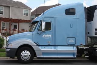 2008 Freightliner Columbia 120 photo