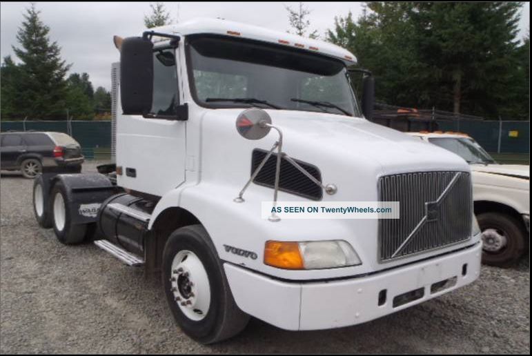 2000 Volvo Daycab Semi Trucks photo