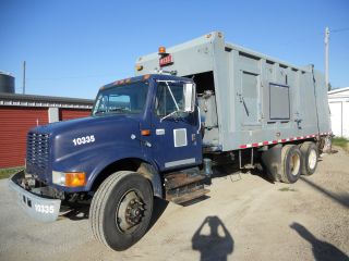 1998 International 4900 6x4 Financing Available photo