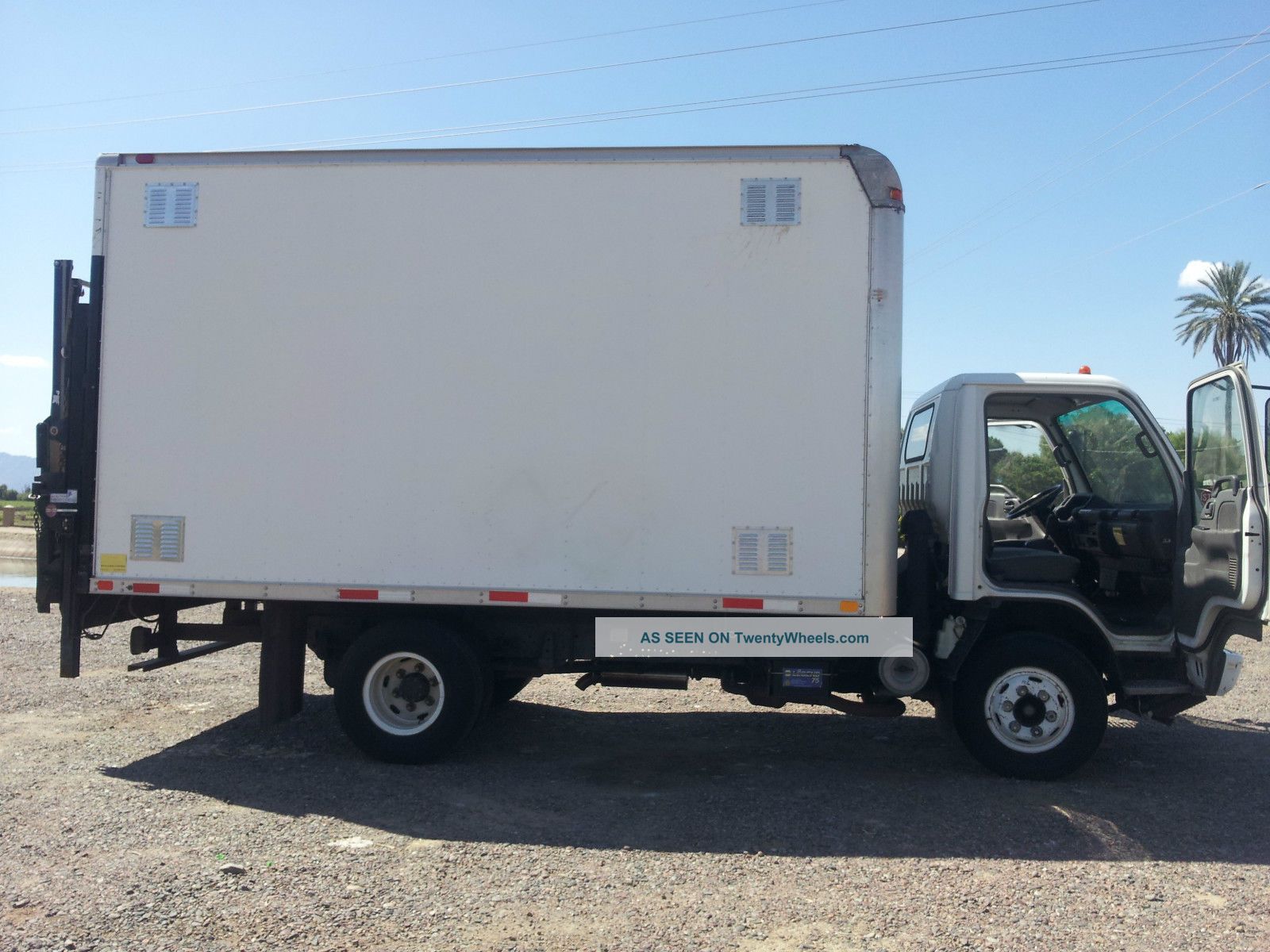 2003 Isuzu Npr Tk Box Truck Box Trucks / Cube Vans photo