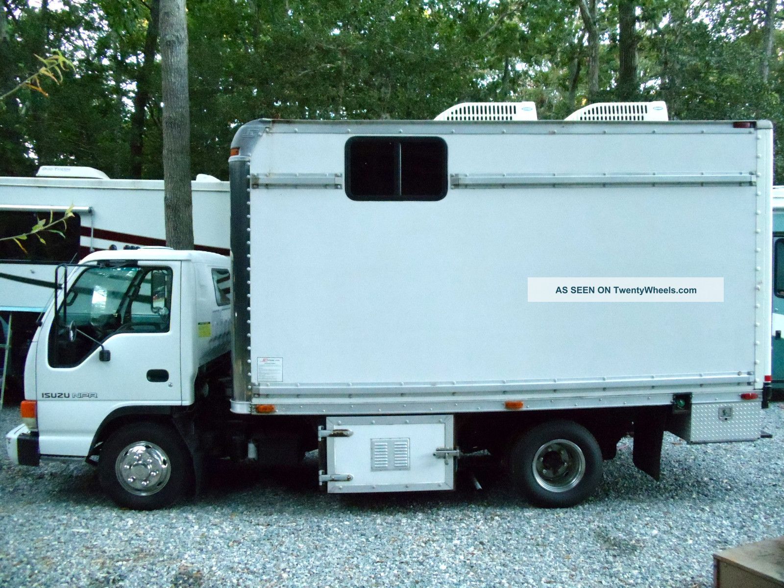 2001 Isuzu Npr Box Trucks / Cube Vans photo